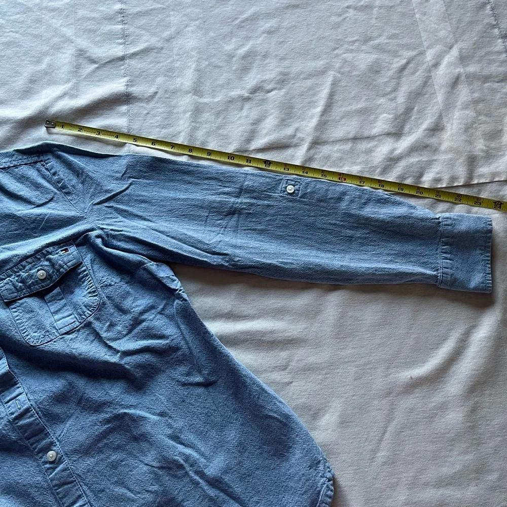 Tommy Hilfiger Vintage Light Blue Casual Button-Down Shirt With Pockets - Picture 9 of 10